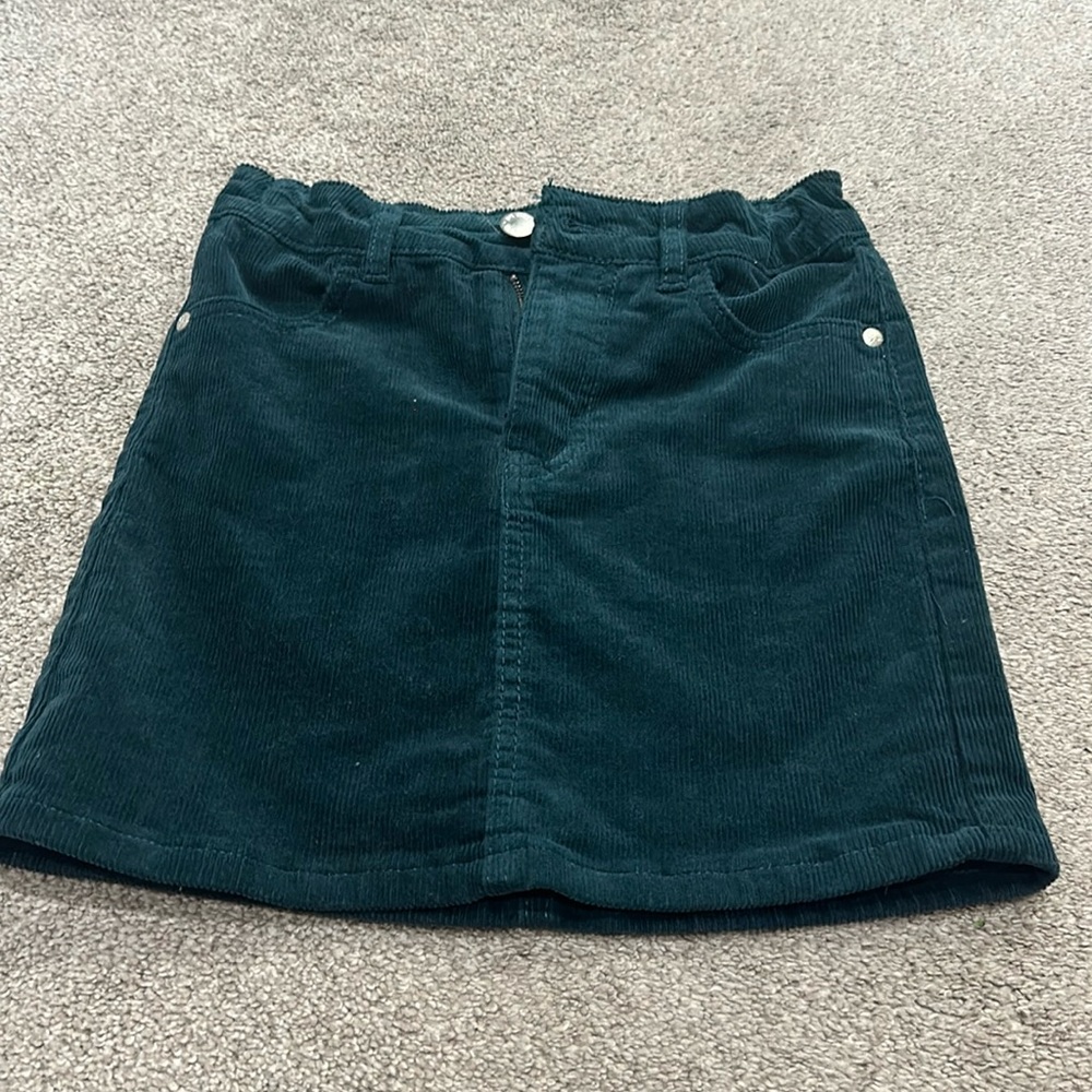 Girls Art Class Size 7-8 Green Skirt